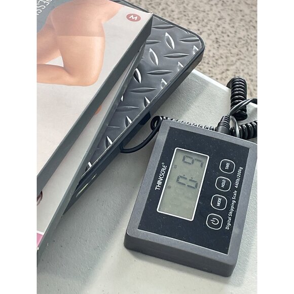 Silk Impressions Pantyhose Size Medium Sheer Medium Support 2 Pair 30 Denier NEW - Picture 6 of 6